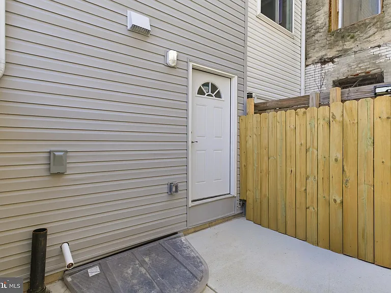1511 W Flora St — Photo 10