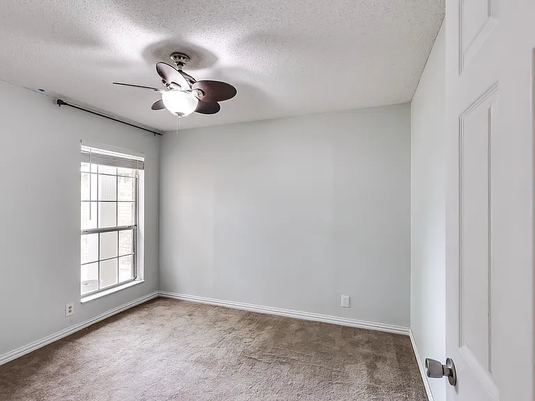2106 Heather Dr — Photo 21