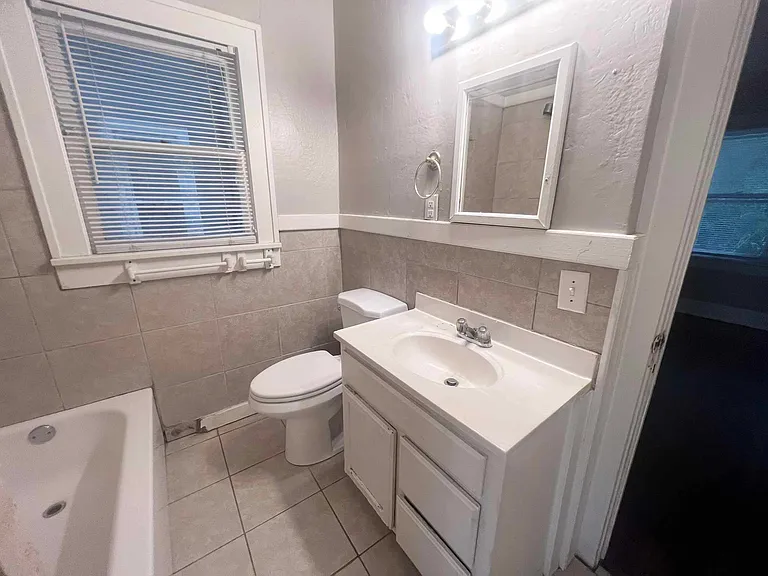1432 NW 45th St — Photo 12