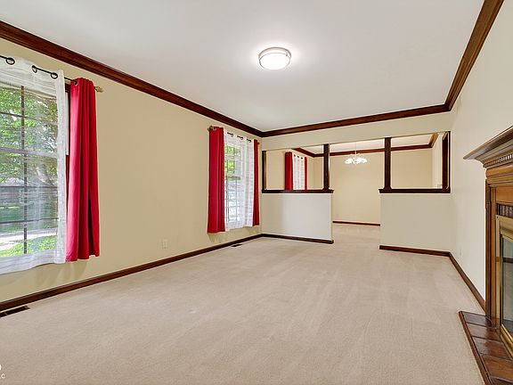 5th image of 1915 Winding Ridge Ave