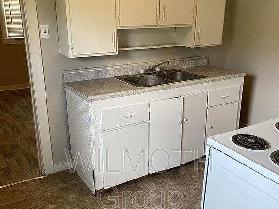 4th image of 1556 Harlan St #1