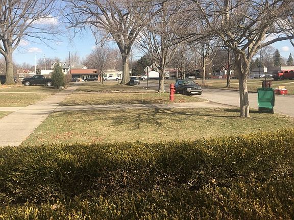5th image of 1415 Three Mile Dr