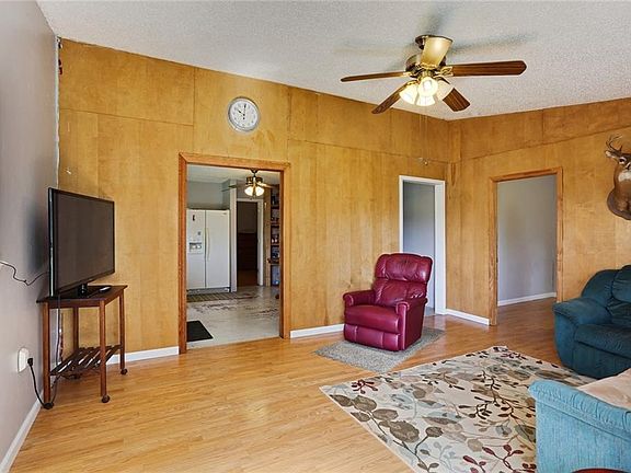 3rd image of 3855 Highway 306 #Des