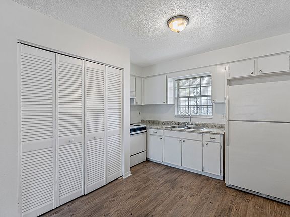 5th image of 2113 W Cypress St #2111-B