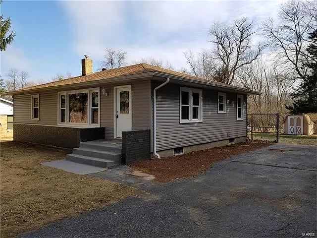 72 Circle Dr photo 1