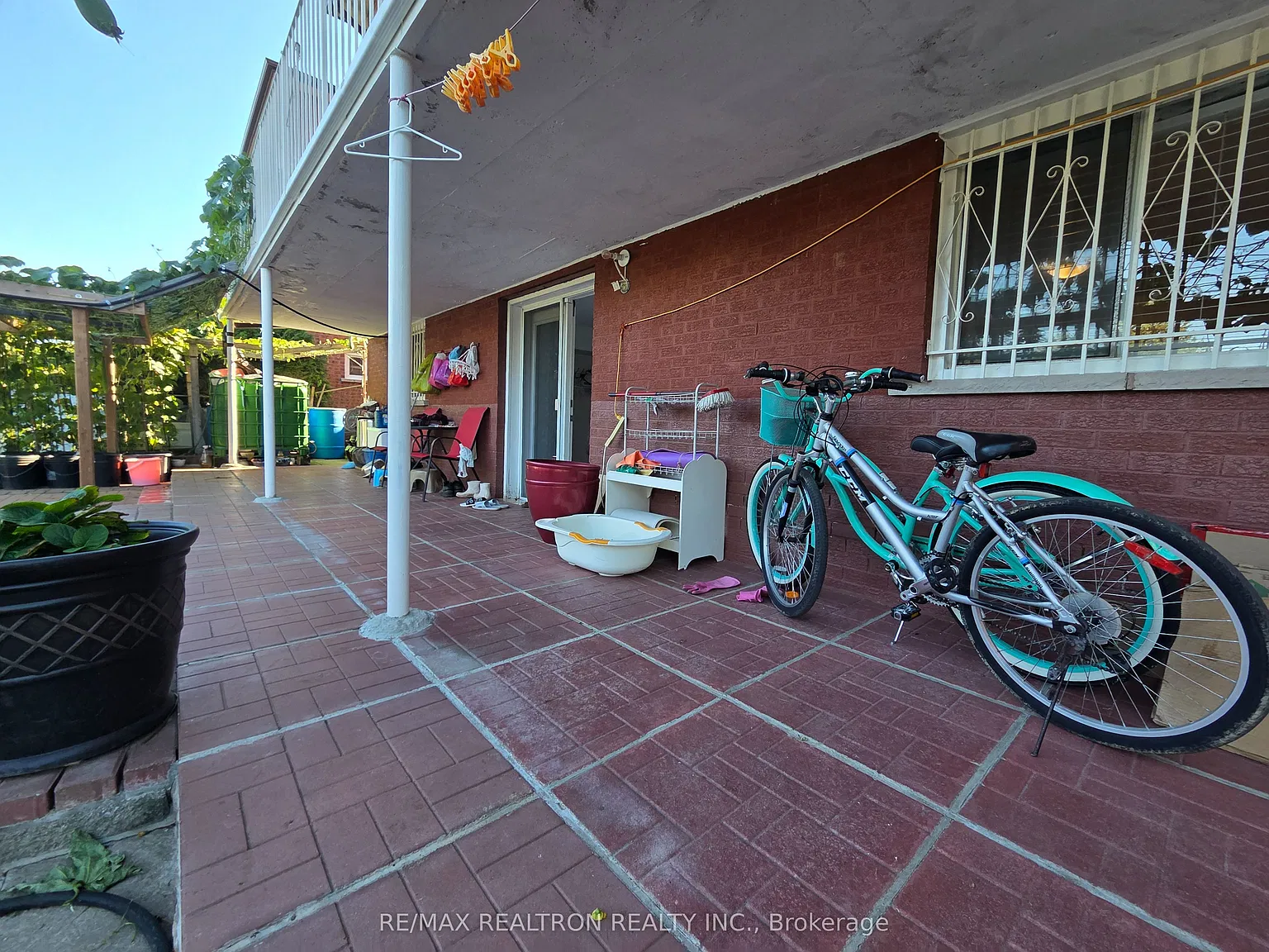 2 bed, $1,300 — Photo 2