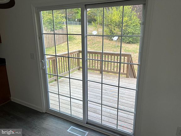 5th image of 146 Windstone Dr