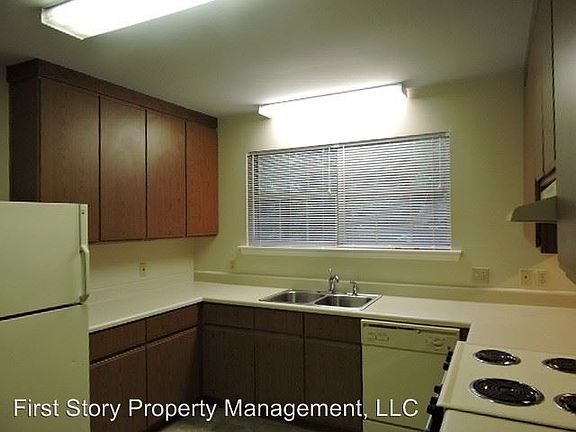 3rd image of 701 E Park Ave APT 1