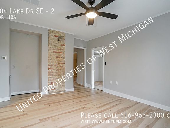 3rd image of 804 Lake Dr SE #2