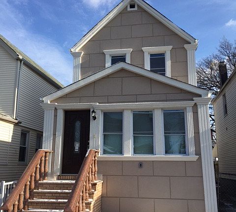 4th image of 10435 129th St