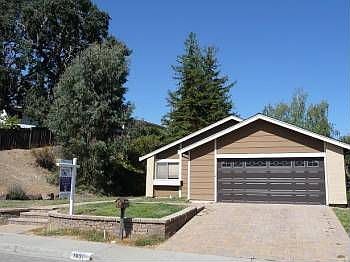 2nd image of 1031 Village Oaks Dr