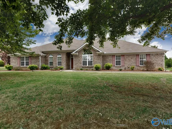 209 Rivershore Dr, Huntsville, AL 35811