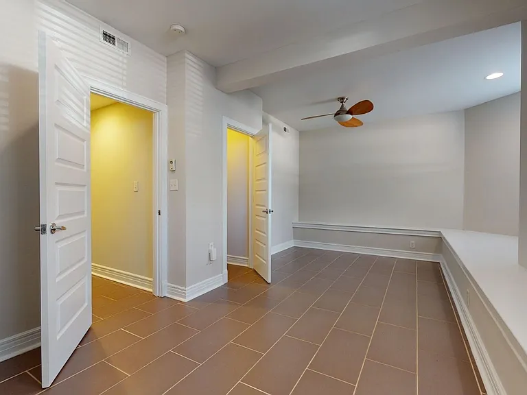 Melrose Apartments — Photo 24