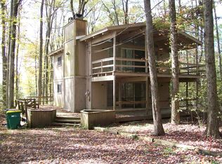 1109 Naomi Pines Dr, Pocono Pines, PA