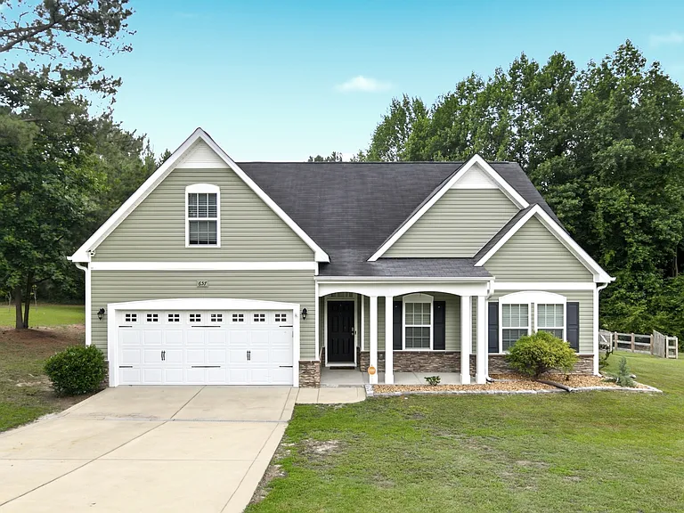 657 Equestrian Way — Photo 1