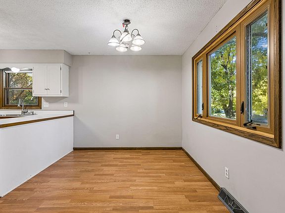 5th image of 16551 Franklin Trl SE