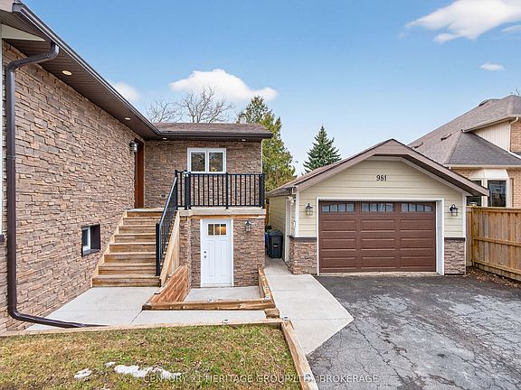 3rd image of 981 Woodbine Rd