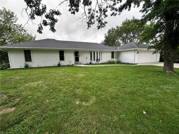 14409 Tillman Rd, Smithville, MO 64089