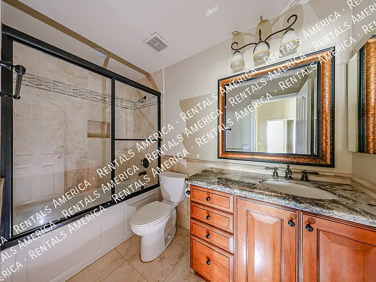 2211 W Olive Way — Photo 16