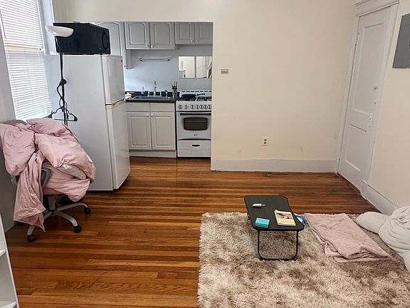 2nd image of 39 Hemenway St APT 23
