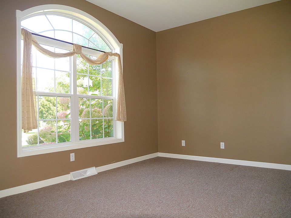 1st image of 956 Mac Arthur Dr