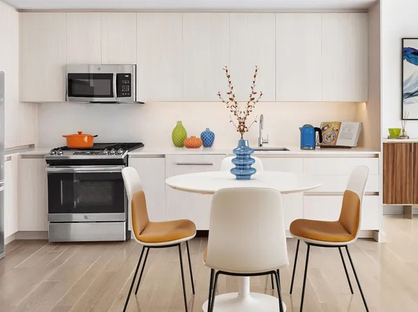 433 East 13th Street image 4 of 20