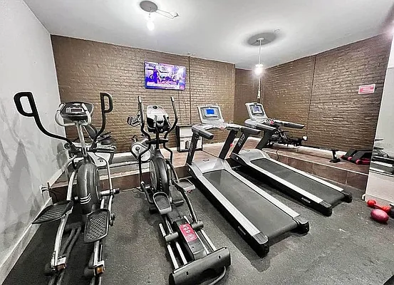 Rented by ERNY LLC | media 44