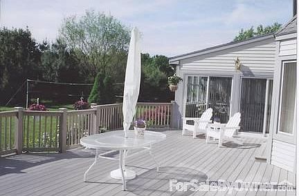 Large Ground-Level Deck