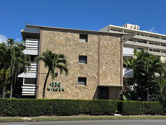 2nd image of 1330 Wilder Ave APT 322