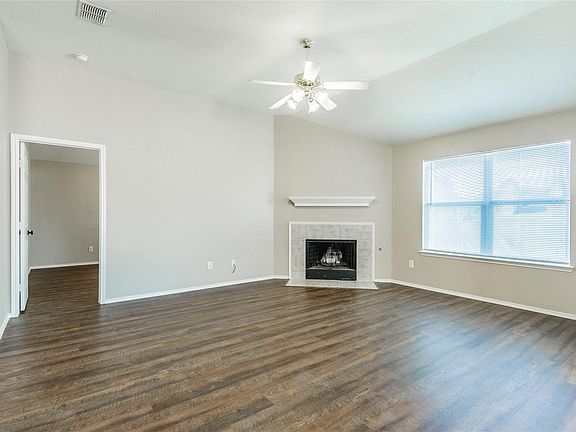 5th image of 4849 Carrotwood Dr