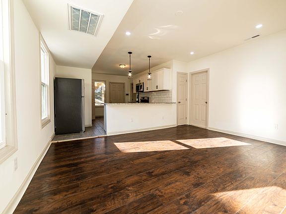 5th image of 84 Sheffield Ave #2