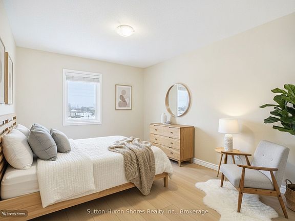 5th image of 409 Joseph St #2