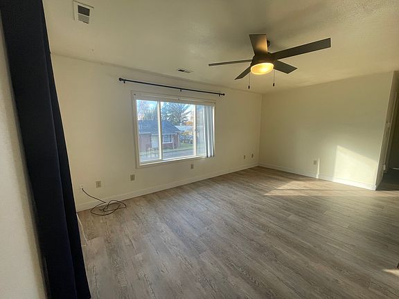 3rd image of 2621 Reid Ave #2621