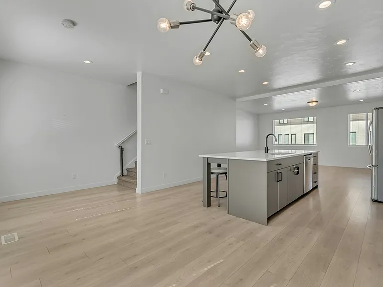 501 S 1080 W — Photo 5