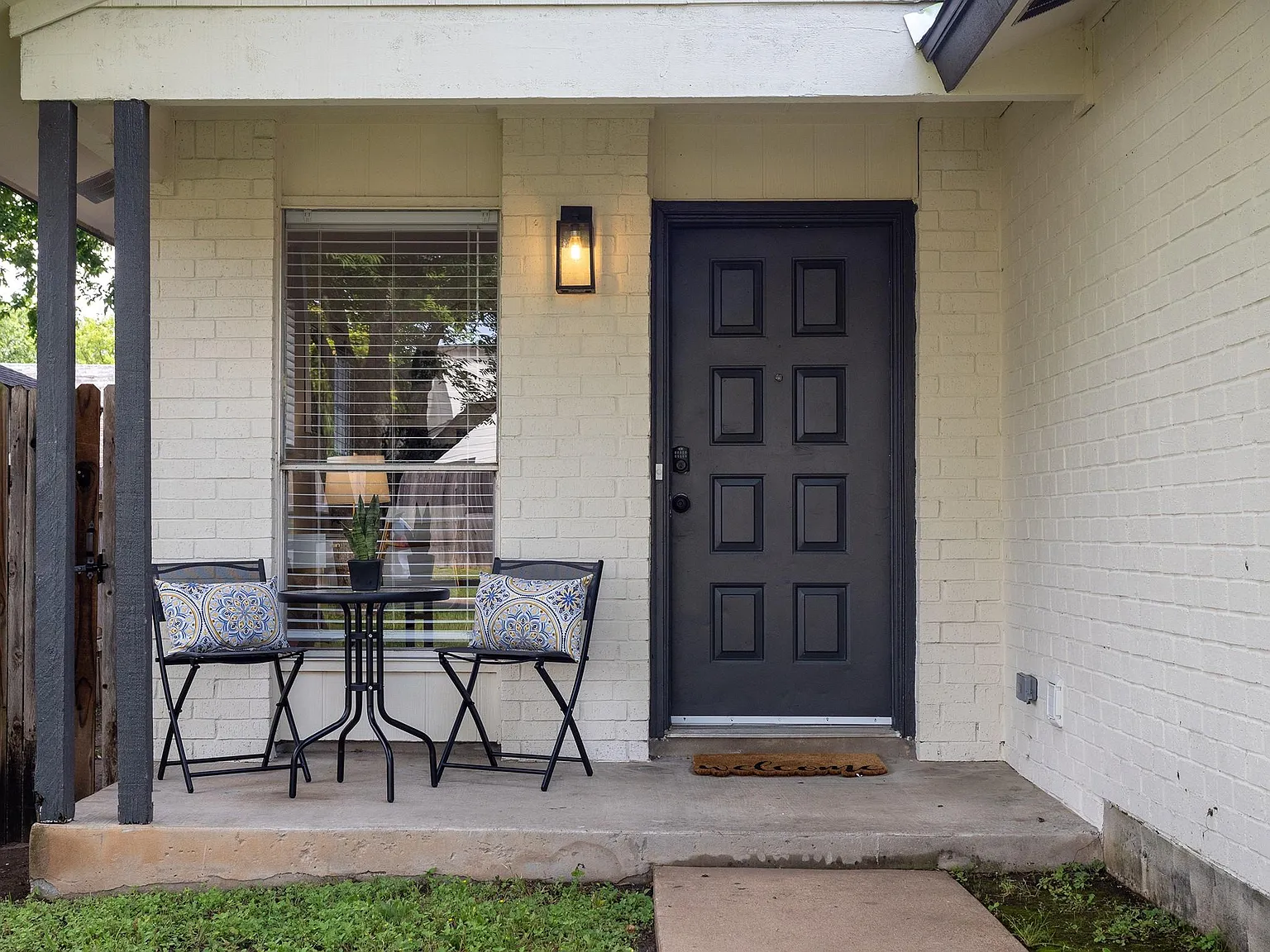3 bed, 2.0 bath, 1200 sqft, $2,500 — Photo 4