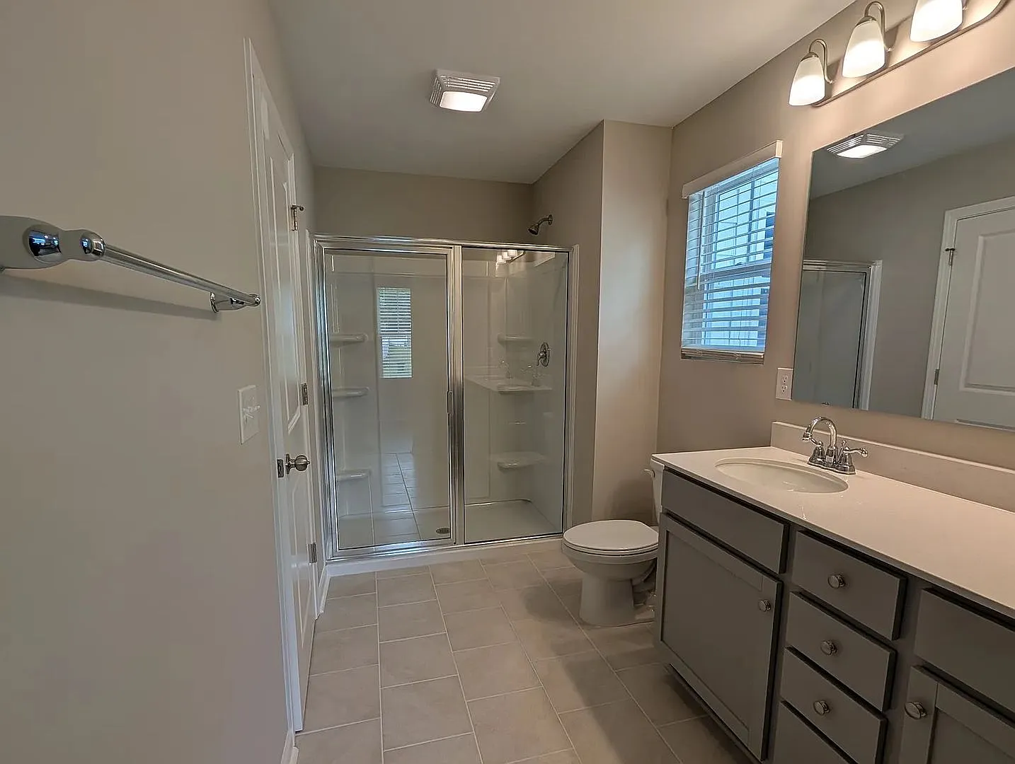 Room in 5 Bedroom Home at Reeves St — Photo 1