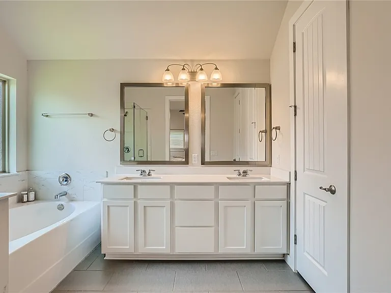 7301 Coit Rd — Photo 13