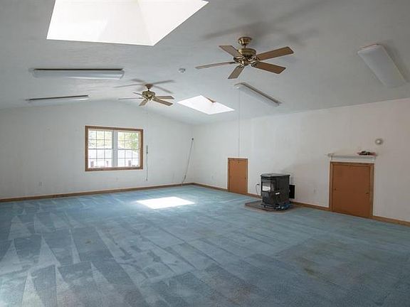 4th image of 11 Medford Ave