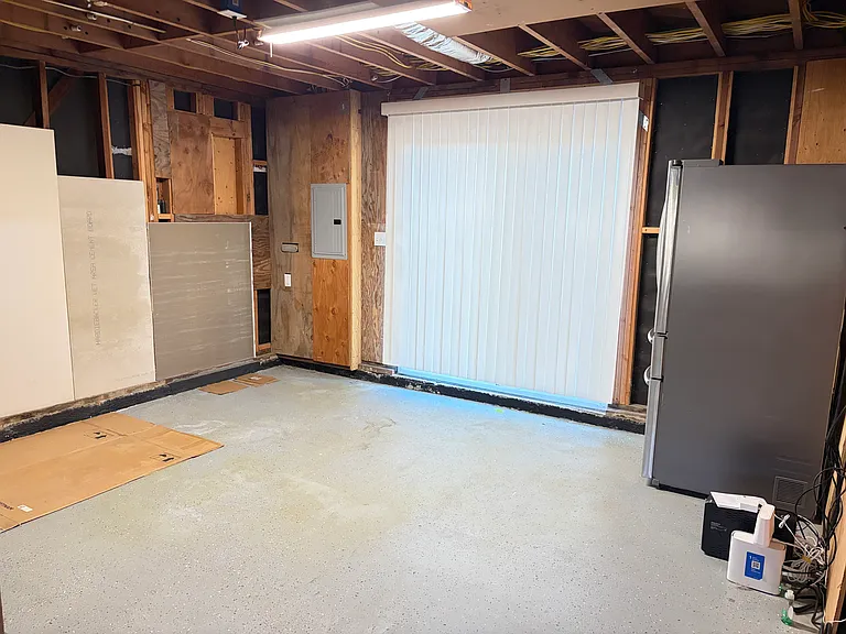 748 Serra Dr — Photo 24