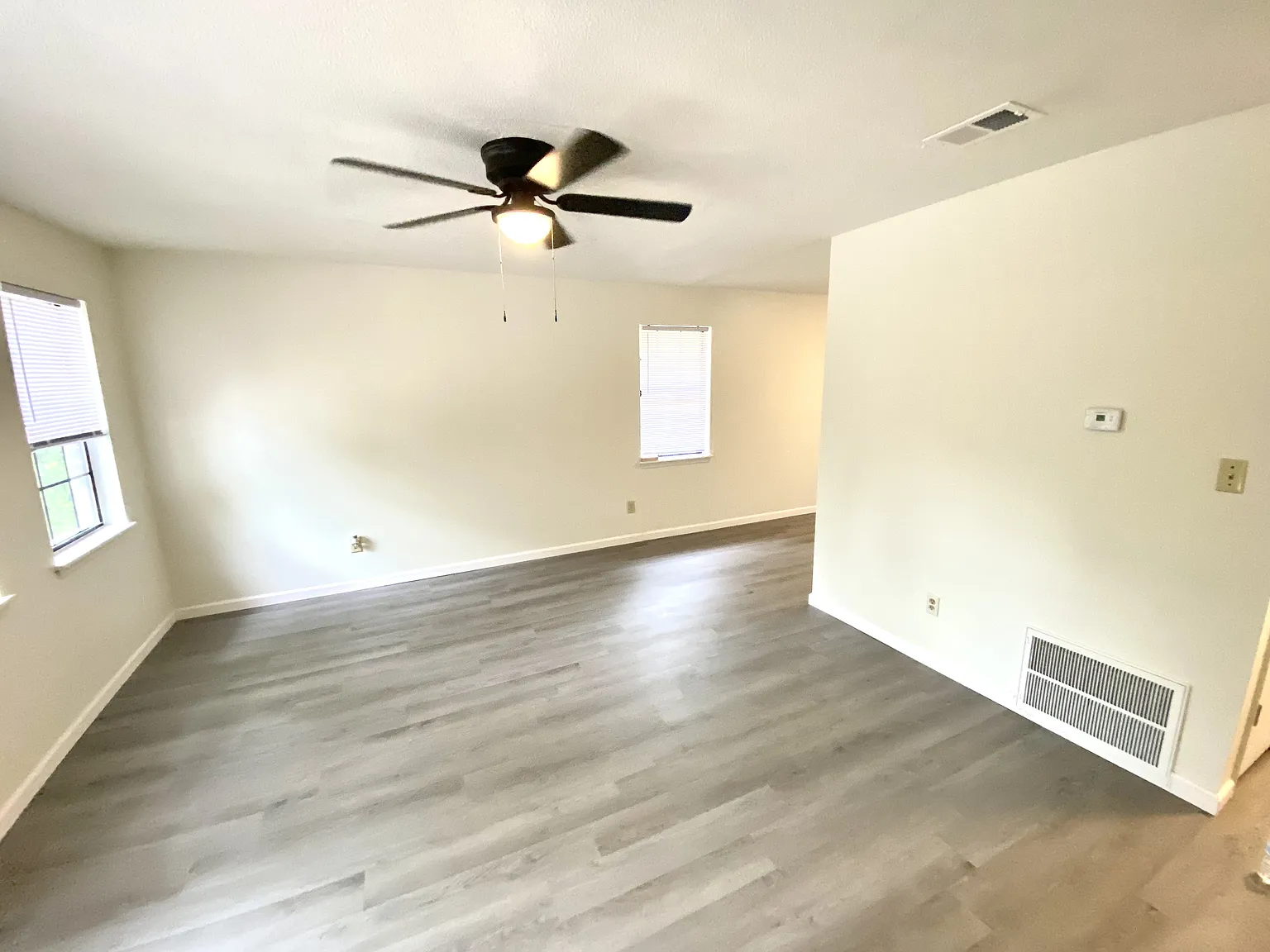 1504 Heard Ave — Photo 4