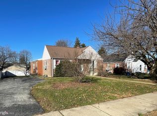 32 Fairview Rd, Broomall, PA 19008