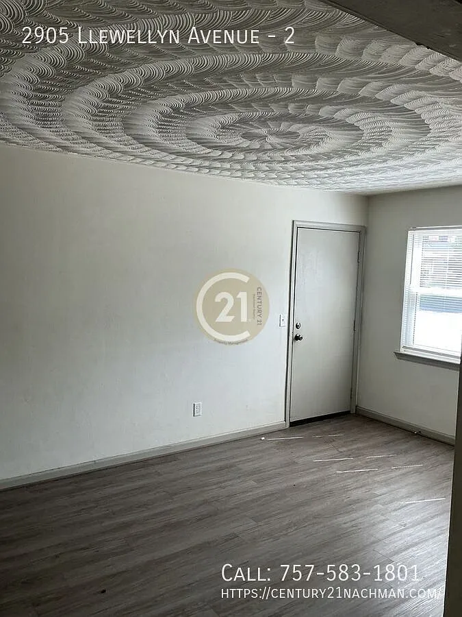 Spacious two bedroom with updated kitchen. — Photo 3