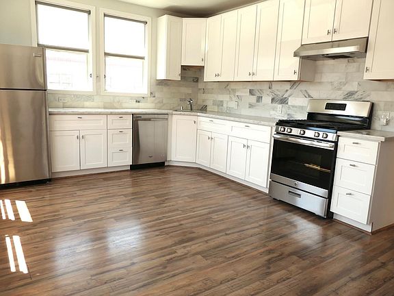 4th image of 2543 24th St