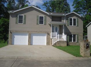 434 Pebble Creek Dr, Fraziers Bottom, WV 25082