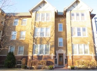 256 Pleasant St APT 3, Oak Park, IL 60302
