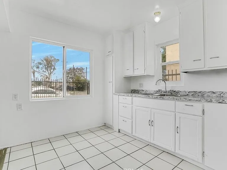 904 S Bullis Rd #D — Photo 15