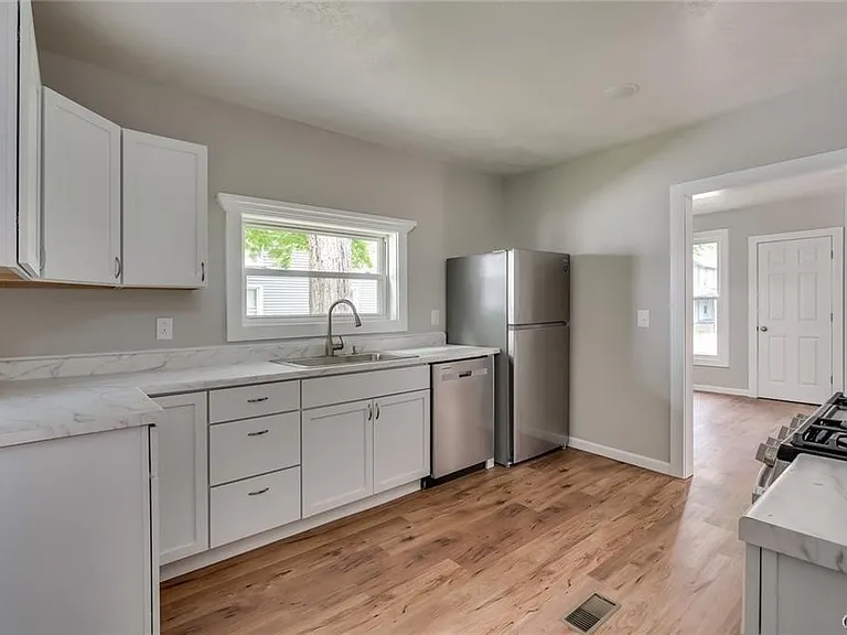 125 N Hamilton St — Photo 5