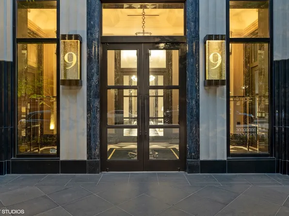 9 W Walton St Unit 2202, Chicago, IL 60610