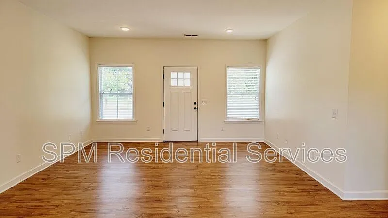 Building Photo - 5012 Barefoot Dr