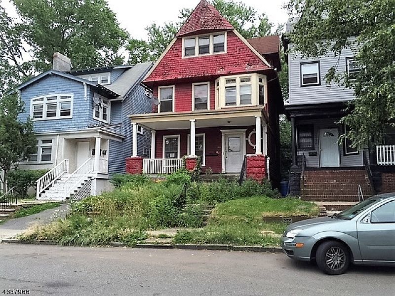 1st image of 122 No Maple Ave